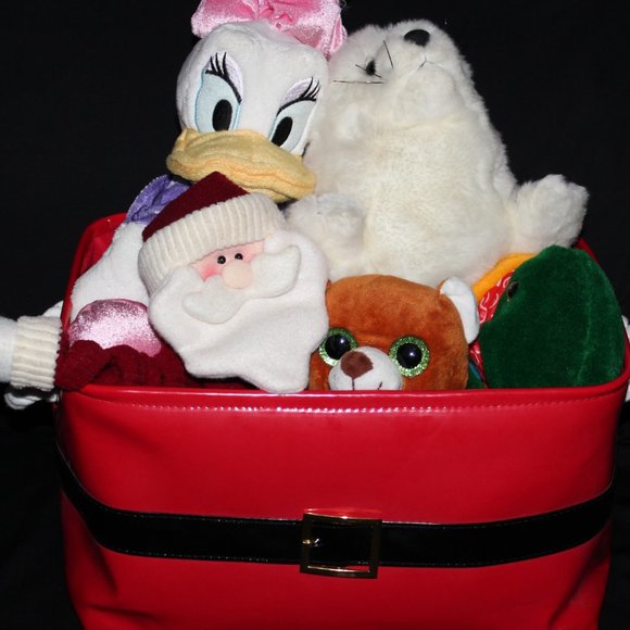 Christmas Salt and Pepper Shakers | Hallmark Santa and Mrs. Claus Shakers - Picture 11 of 14